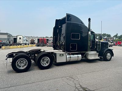 2022 Peterbilt 389