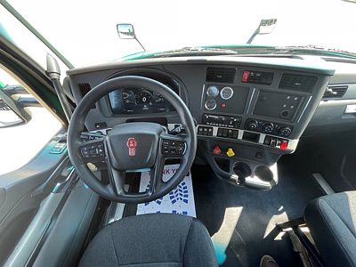 2023 Kenworth T680