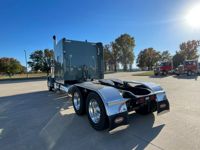 2022 Peterbilt 389