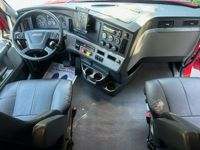 2021 Freightliner CASCADIA 126