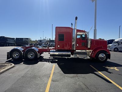 2021 Kenworth W900