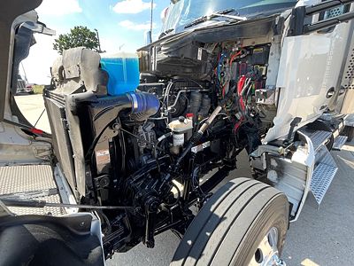 2023 Kenworth T880