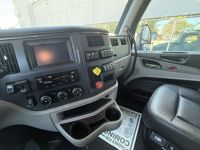 2023 Peterbilt 579