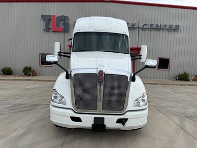 2022 Kenworth T680