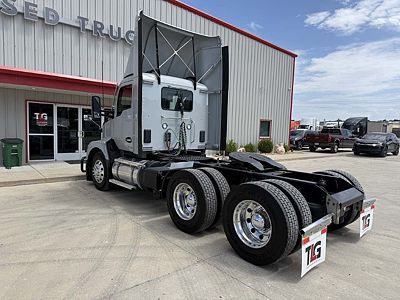 2023 Kenworth T680