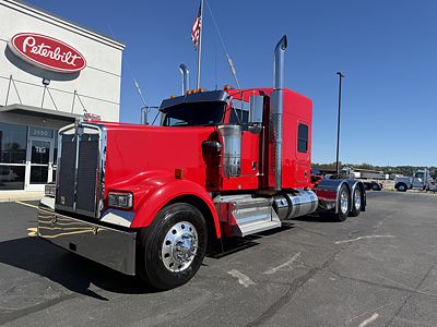 2021 Kenworth W900