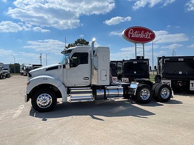 2023 Kenworth T880