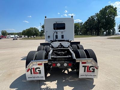2023 Kenworth T880