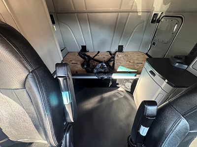 2023 Peterbilt 579