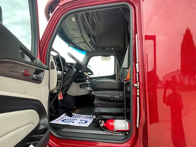 2023 Peterbilt 579