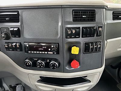 2021 Peterbilt 579