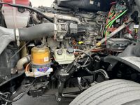2016 Freightliner CASCADIA 125