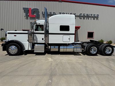 2022 Peterbilt 389