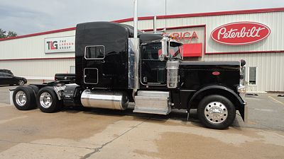 2017 Peterbilt 389