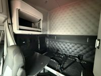 2023 Kenworth T680