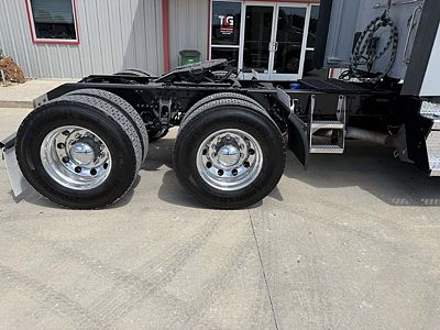 2023 Kenworth T680