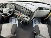 2022 Freightliner CASCADIA 126