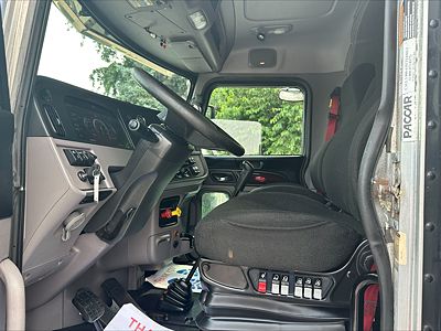2022 Peterbilt 389