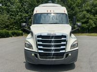 2020 Freightliner CASCADIA 116
