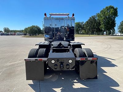 2014 Peterbilt 567-121