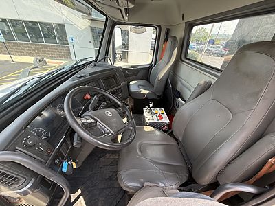 2020 Volvo VNL64T