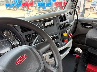 2021 Peterbilt 567