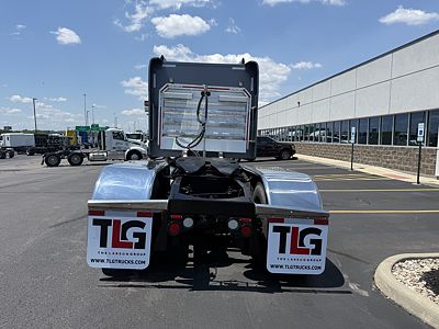2023 Peterbilt 389
