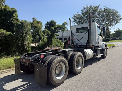 2019 Volvo VHD64