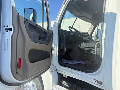 2018 Freightliner CASCADIA 125