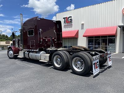 2023 Peterbilt 389