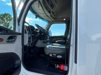 2023 Peterbilt 579