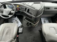 2020 Volvo VNL64T760