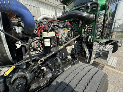 2023 Peterbilt 389