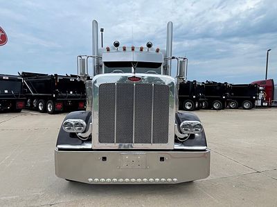 2023 Peterbilt 389