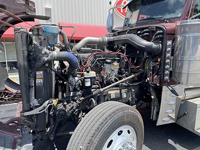 2023 Peterbilt 389