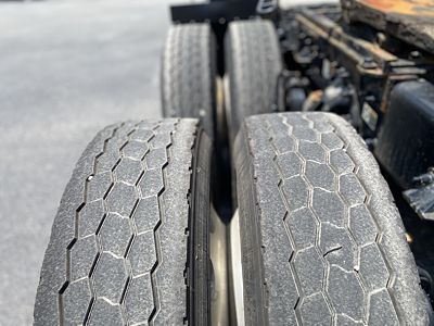 2023 Peterbilt 389