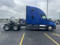 2020 Freightliner CASCADIA 126