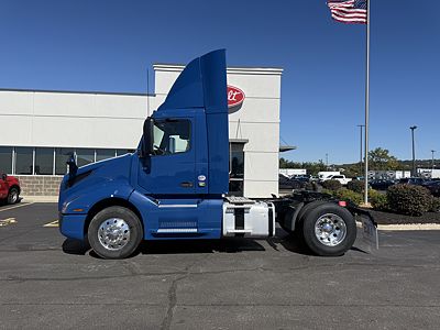 2020 Volvo VNL42T