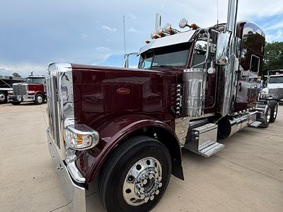 2023 Peterbilt 389