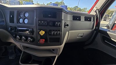 2023 Peterbilt 579