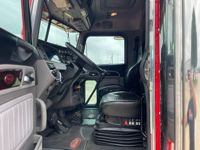2023 Peterbilt 389