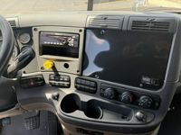 2020 Freightliner CASCADIA 113