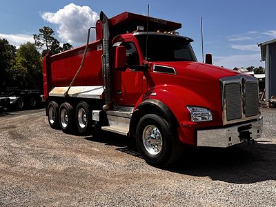2025 Kenworth T880