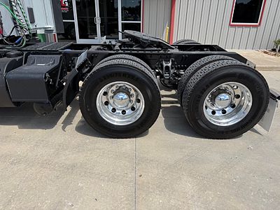 2023 Kenworth T680