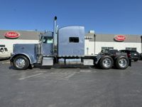 2022 Peterbilt 389