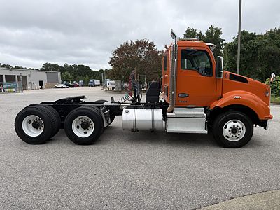 2023 Kenworth T880