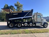 2019 Freightliner 122SD