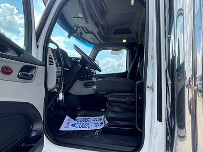 2025 Peterbilt 579