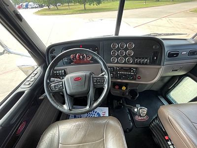 2023 Peterbilt 389
