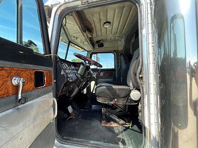 2000 Peterbilt 379